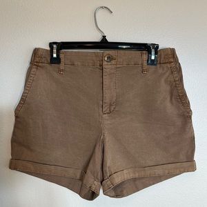 NWOT. Old Navy Khaki Stretch Shorts. Medium.